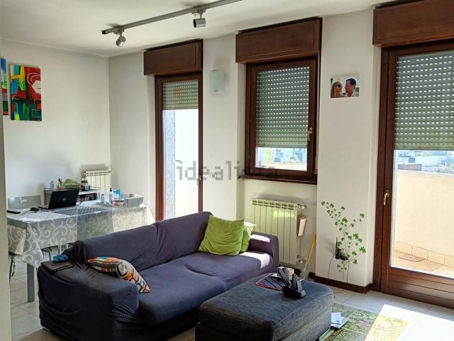Appartamento in affitto di 90 m² in Viale Carlo Espinasse, 106