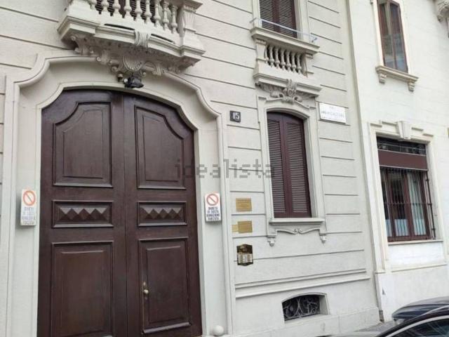 Appartamento in affitto di 90 m² in Viale Emilio Caldara, 15