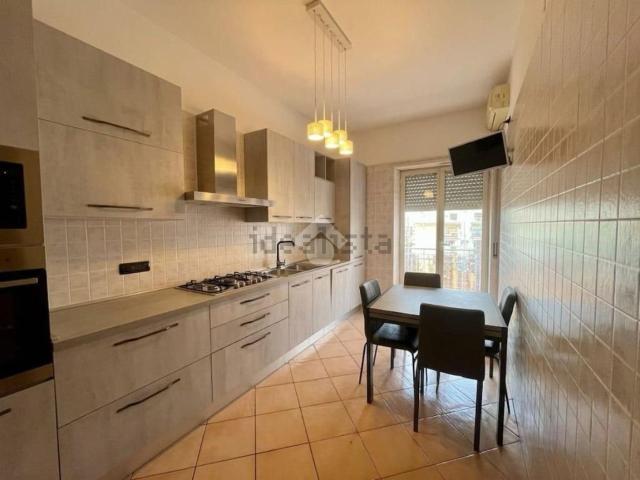 Appartamento in affitto di 90 m² in Viale Letizia, 3