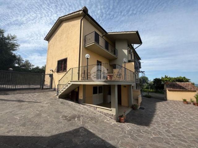 Appartamento in affitto di 91 m² in Via Farense, 263