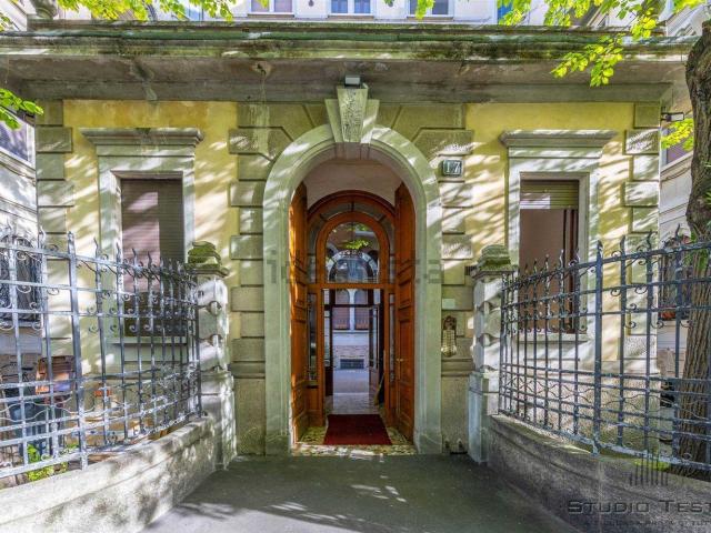 Appartamento in affitto di 91 m² in Via Mario Giuriati, 17