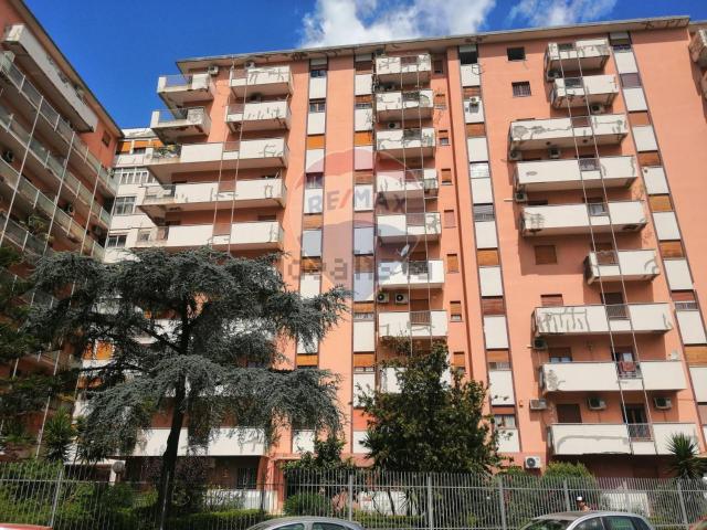 Appartamento in affitto di 91 m² in Viale della Regione Siciliana, 3350