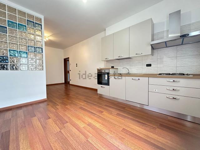 Appartamento in affitto di 92 m² in Via Teramo, 10