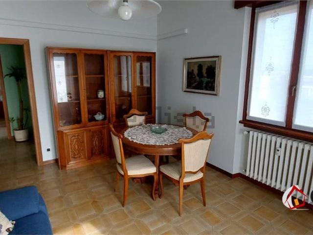 Appartamento in affitto di 92 m² in Via Trieste, 71