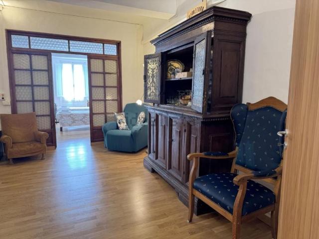 Appartamento in affitto di 92 m² in Via dei Serragli