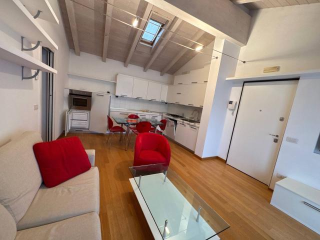 Appartamento in affitto di 92 m² in Via del Tunnel, 22