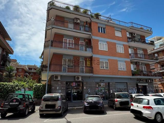 Appartamento in affitto di 92 m² in Via Fabrizio Luscino, 98