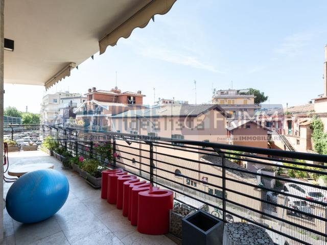 Appartamento in affitto di 92 m² in Via Riano, 7