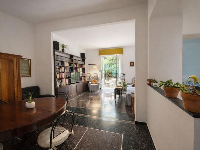 Appartamento in affitto di 92 m² in Via S. Schiaffino, 21