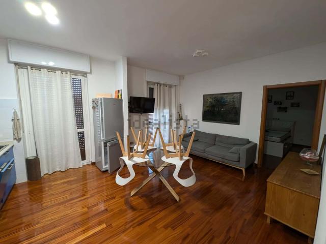 Appartamento in affitto di 92 m² in Viale Lucania, 15
