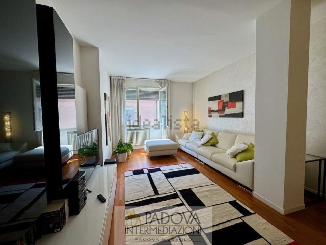 Appartamento in affitto di 92 m²