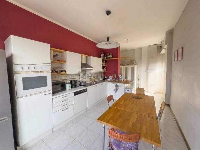 Appartamento in affitto di 97 m² in Corso Re Umberto