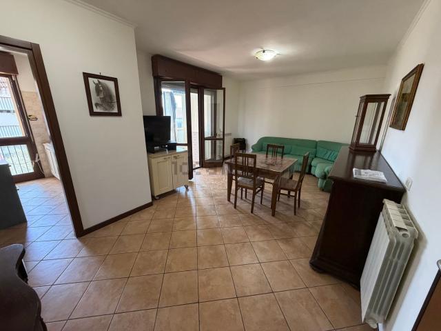 Appartamento in affitto di 97 m² in Via Corrado Mantoni