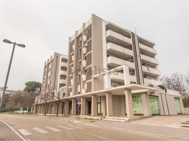 Appartamento in affitto di 97 m² in Via della Fornace, 10
