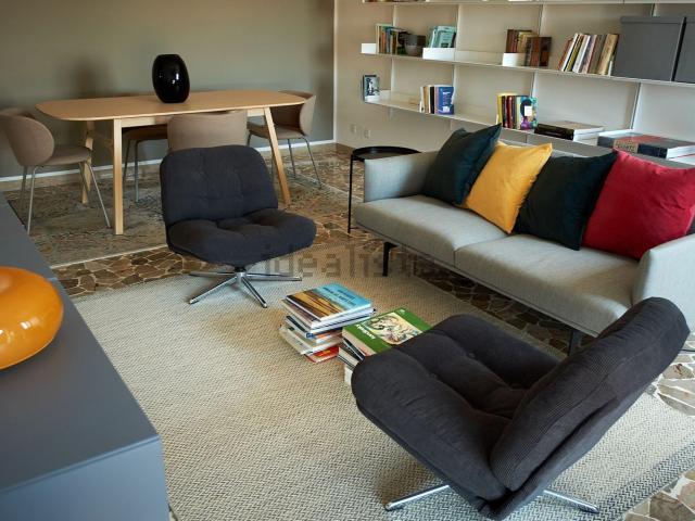 Appartamento in affitto di 97 m² in Via Elio Bernardi, 3
