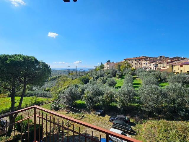 Appartamento in affitto di 97 m² in Via Francesco Petrarca