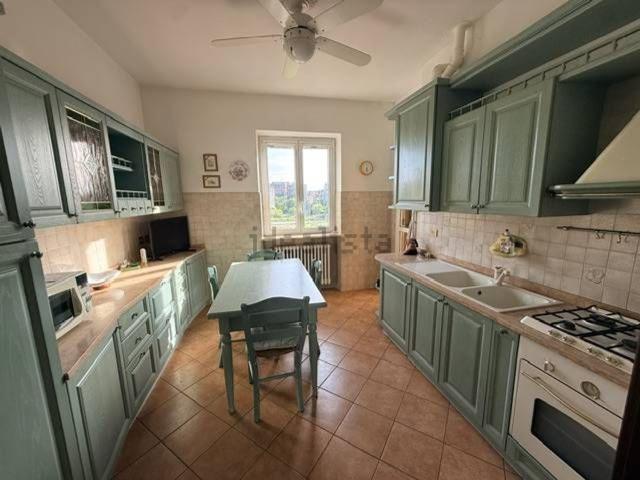 Appartamento in affitto di 97 m² in Via Francesco Rismondo, 22