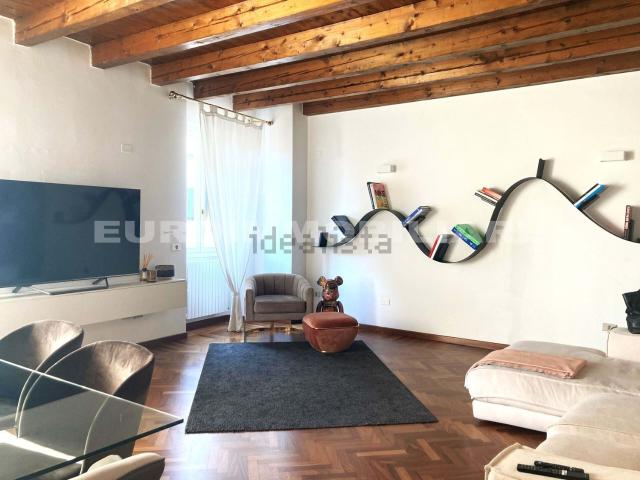 Appartamento in affitto di 94 m² in Corso Cavour, 3
