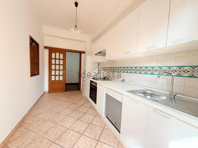 Appartamento in affitto di 94 m² in Via Tommaso Silvestri, 15