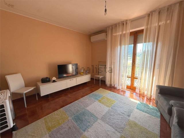 Appartamento in affitto di 94 m² in Via Caduti del Mare, 41