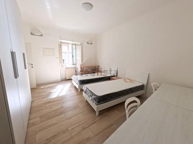 Appartamento in affitto di 94 m² in Via Cesare Battisti