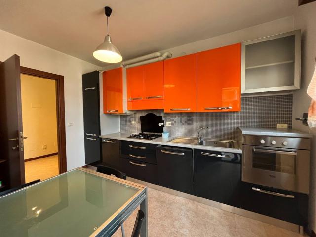 Appartamento in affitto di 94 m² in Via Cleto Tomba, 10