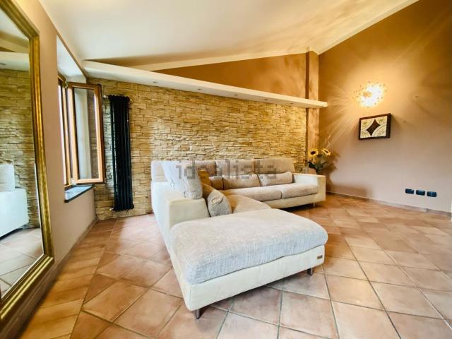 Appartamento in affitto di 94 m² in Via della Madonnina