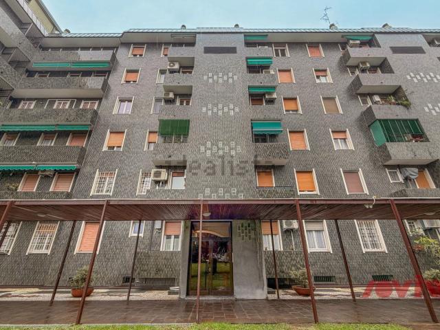 Appartamento in affitto di 94 m² in Via Ettore Romagnoli, 1