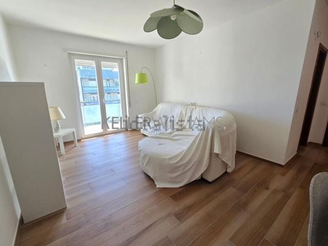Appartamento in affitto di 94 m² in Via Fiume Giallo, 411
