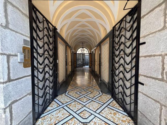 Appartamento in affitto di 94 m² in Via Mario Giuriati, 5