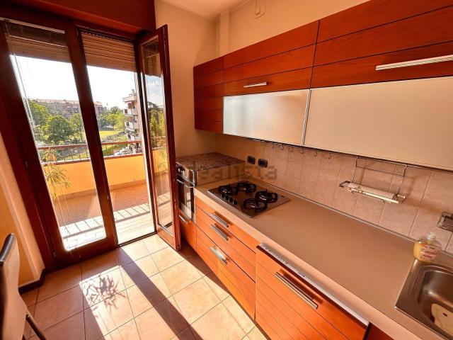 Appartamento in affitto di 95 m² in Via Ugo Zannoni, 14