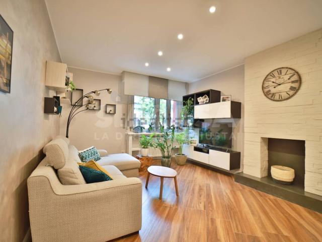 Appartamento in affitto di 95 m² in Via Vittorio Barzoni, 2