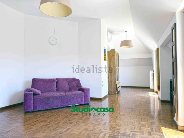 Appartamento in affitto di 95 m² in Via Alcide de Gasperi, 39
