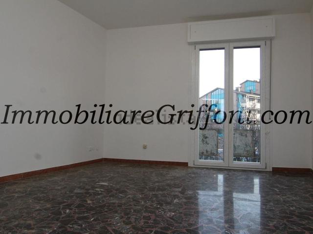 Appartamento in affitto di 95 m² in Via Andrea Costa