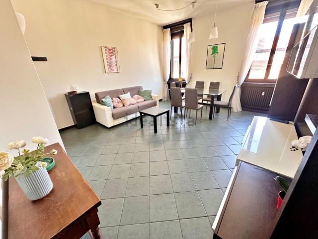 Appartamento in affitto di 95 m² in Via Antonio Sacchini, 2