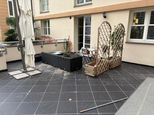 Appartamento in affitto di 95 m² in Via Assarotti