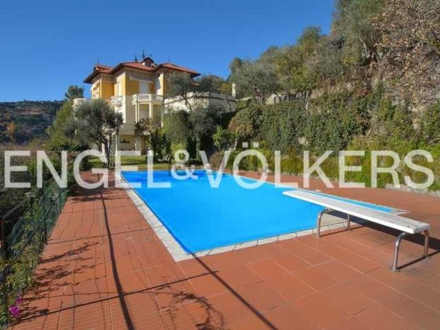 Appartamento in affitto di 95 m² in Via Aurelia di Ponente, 56