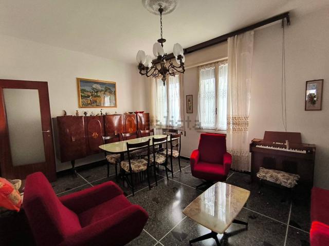 Appartamento in affitto di 95 m² in Via Bagaro