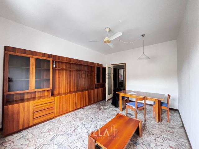 Appartamento in affitto di 95 m² in Via Bengasi, 2