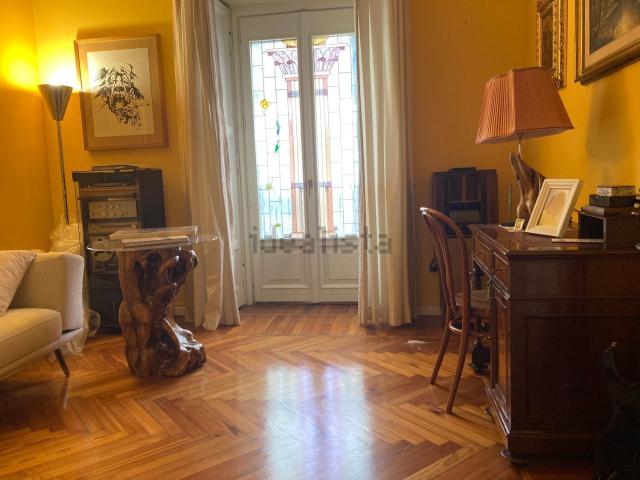 Appartamento in affitto di 95 m² in Via Cesare Correnti