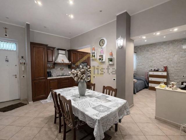Appartamento in affitto di 95 m² in Via del Vespro, 117