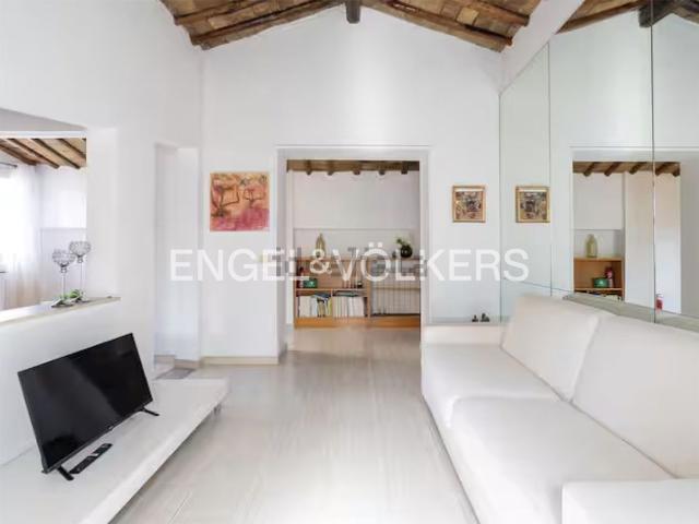 Appartamento in affitto di 95 m² in Via delle Fratte di Trastevere