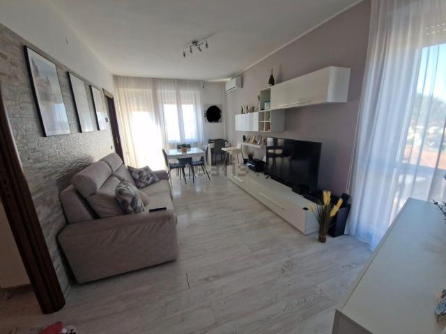 Appartamento in affitto di 95 m² in Via E. Caldara, 27