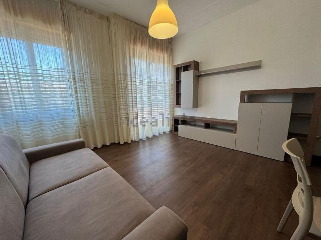 Appartamento in affitto di 95 m² in Via Federico Commandino