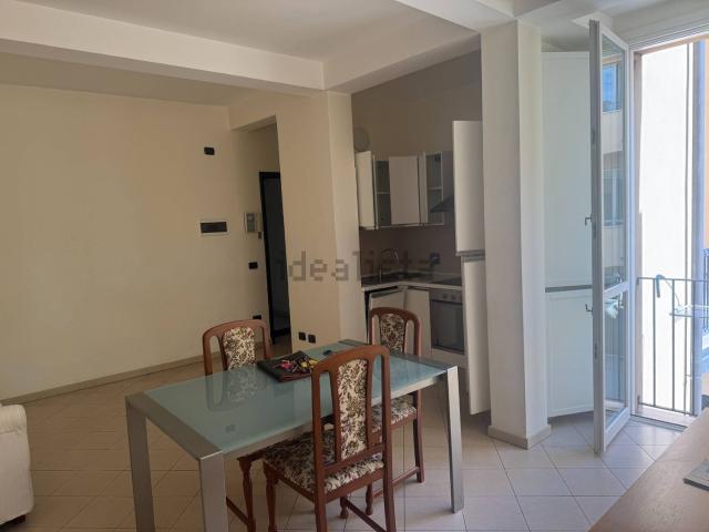 Appartamento in affitto di 95 m² in Via Felice Cavallotti