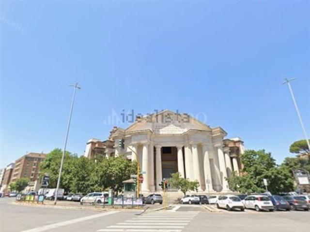 Appartamento in affitto di 95 m² in Via Filippo Civinini
