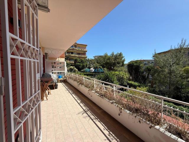 Appartamento in affitto di 95 m² in Via Francesco Petrarca, 93