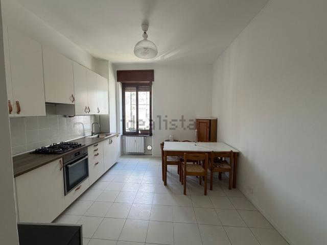Appartamento in affitto di 95 m² in Via Giovanni Battista Niccolini, 20