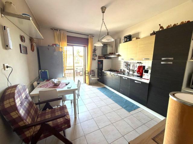 Appartamento in affitto di 95 m² in Via Giorgio de Falco, 160