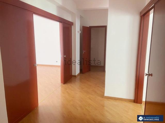 Appartamento in affitto di 95 m² in Via Giacomo Leopardi